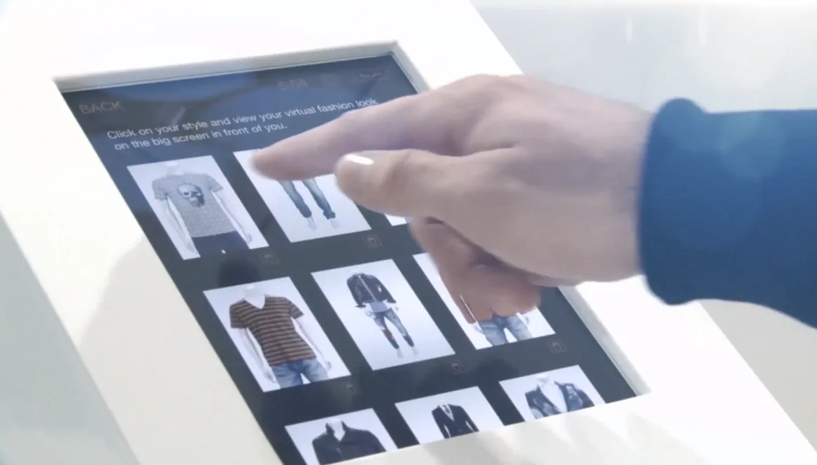 AR Fashion Pod (5 of 6)