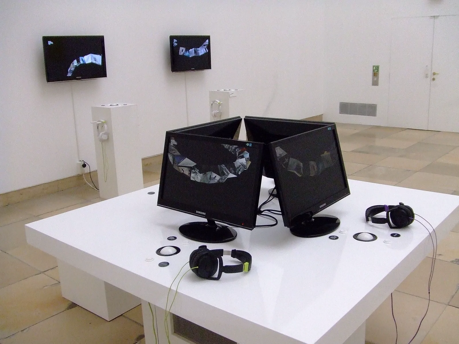 Move Exhibition - Media Koisks (3 of 6)